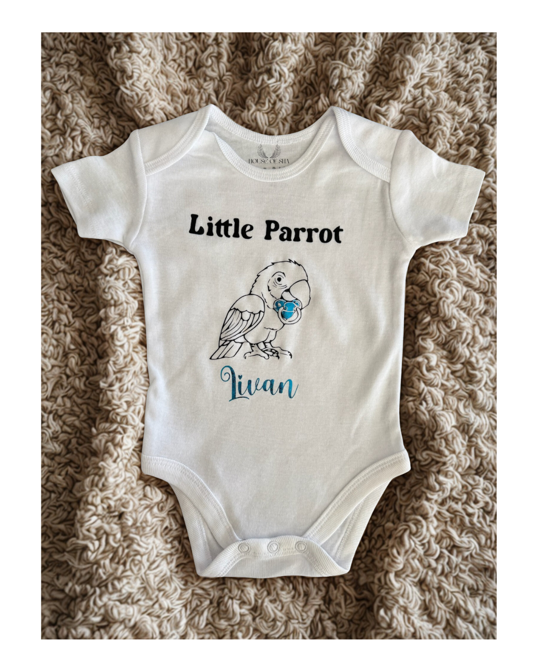 “Little Parrot” Baby Romper – Custom Gift for Parrot-Loving Families
